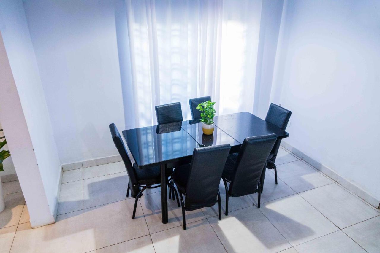 Blue Agave F2 Apartment Lusaka Ngoại thất bức ảnh