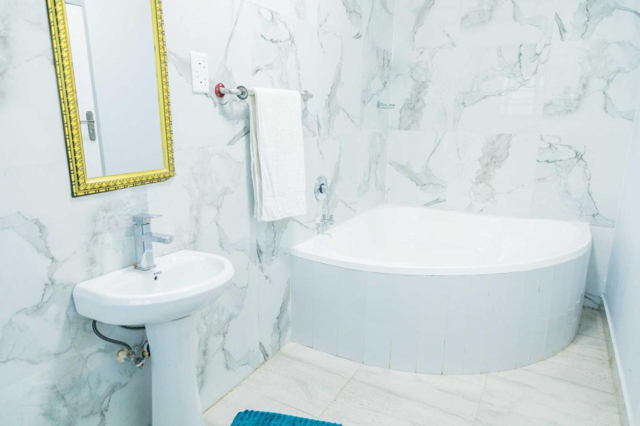 Blue Agave F2 Apartment Lusaka Ngoại thất bức ảnh