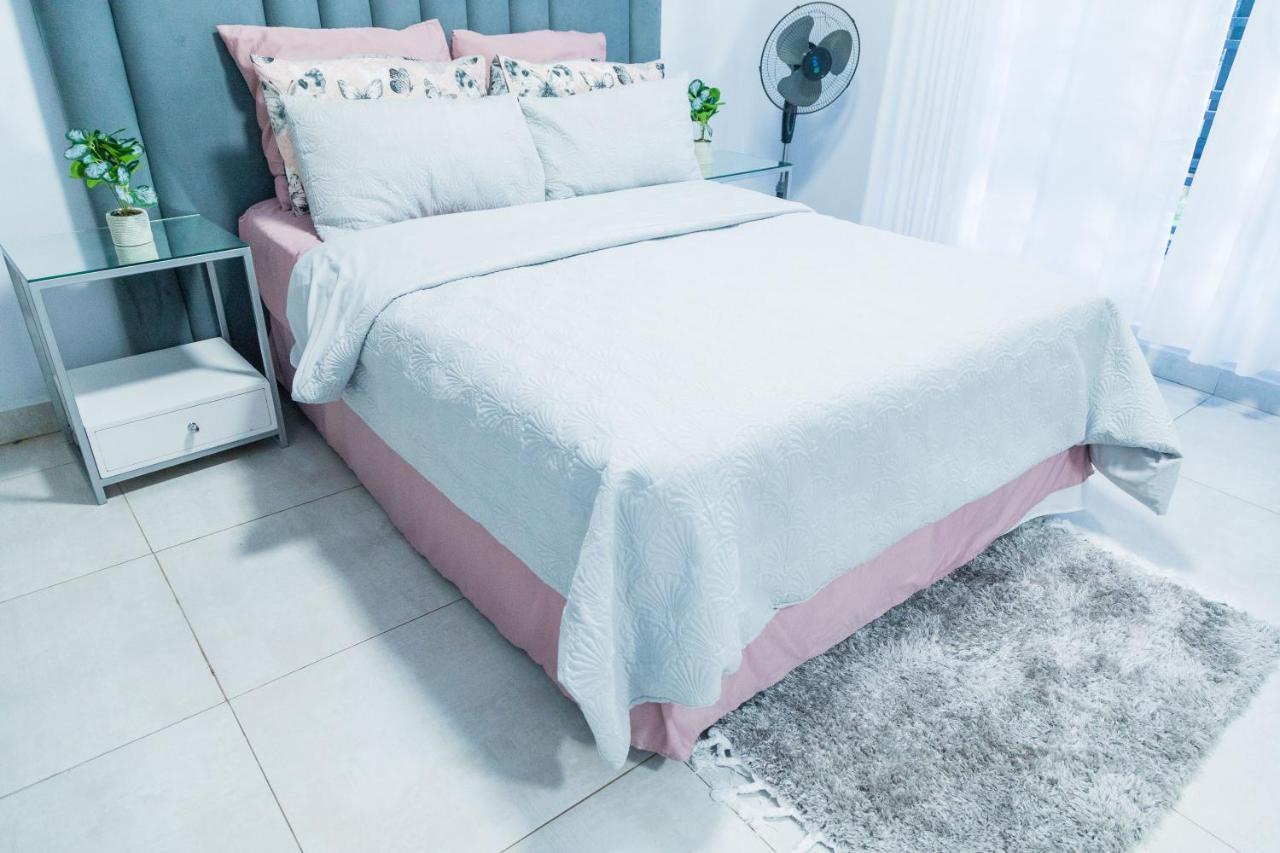 Blue Agave F2 Apartment Lusaka Ngoại thất bức ảnh