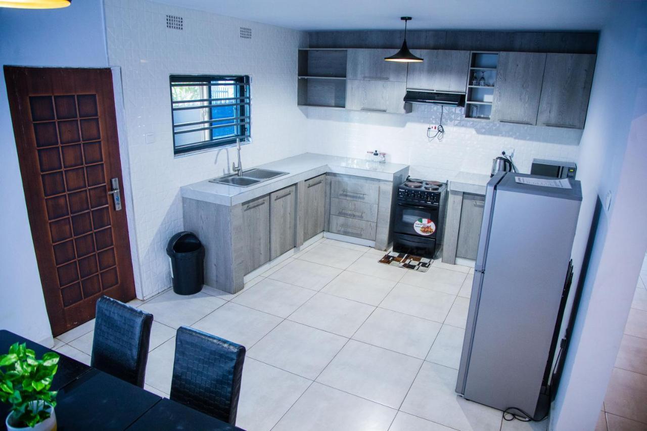 Blue Agave F2 Apartment Lusaka Ngoại thất bức ảnh