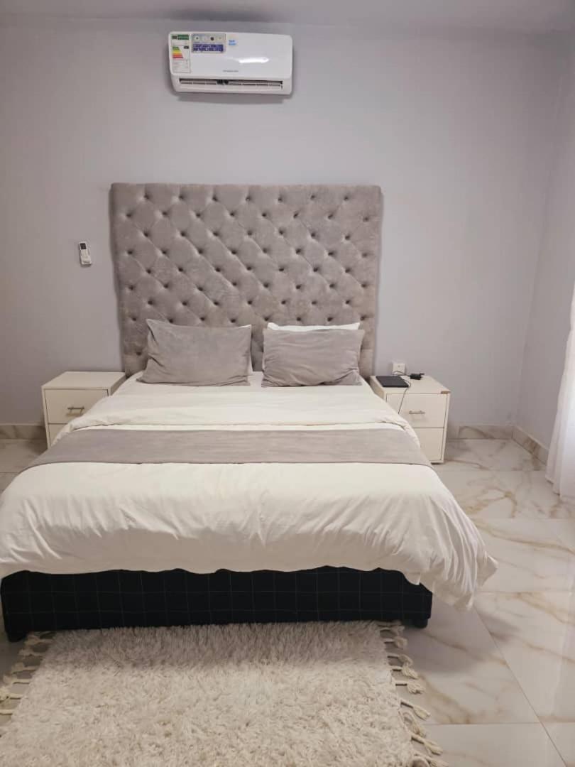Blue Agave F2 Apartment Lusaka Ngoại thất bức ảnh